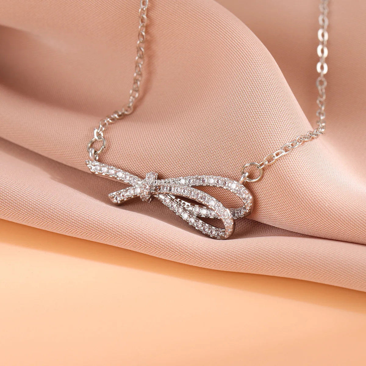 Simple Temperament 925 Sterling Silver Jewelry Persinality Wild Half-bow Clavicle Chain Pendant Necklaces  XL016