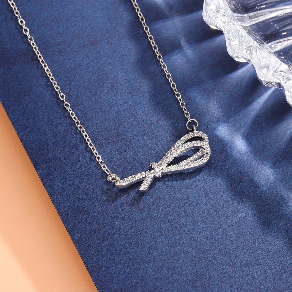 Simple Temperament 925 Sterling Silver Jewelry Persinality Wild Half-bow Clavicle Chain Pendant Necklaces  XL016