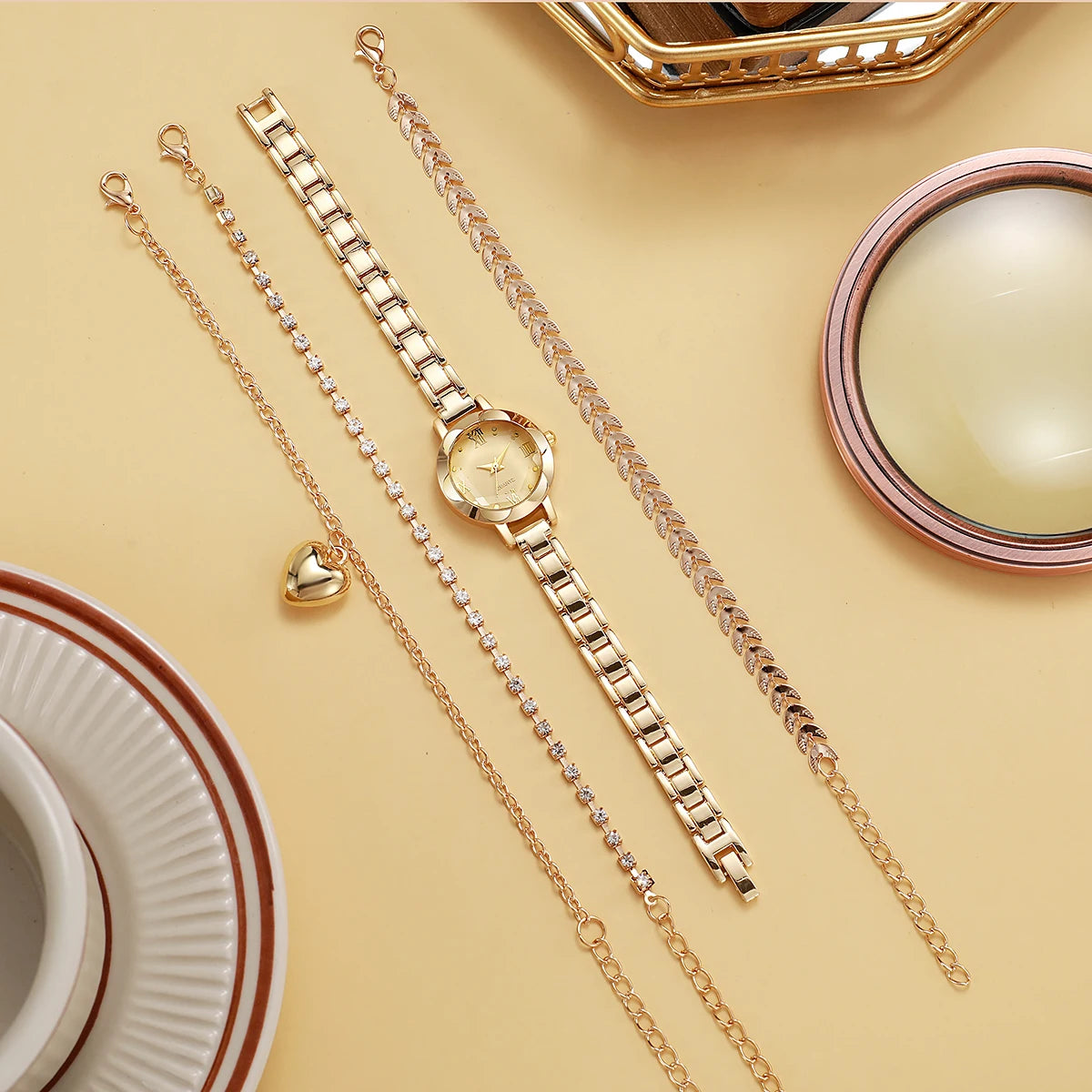 Women's Roman Numeral Gold Quartz Watch 4-Piece Set, Fashionable Quartz Watch Set with Diamond-Studded Bracelet